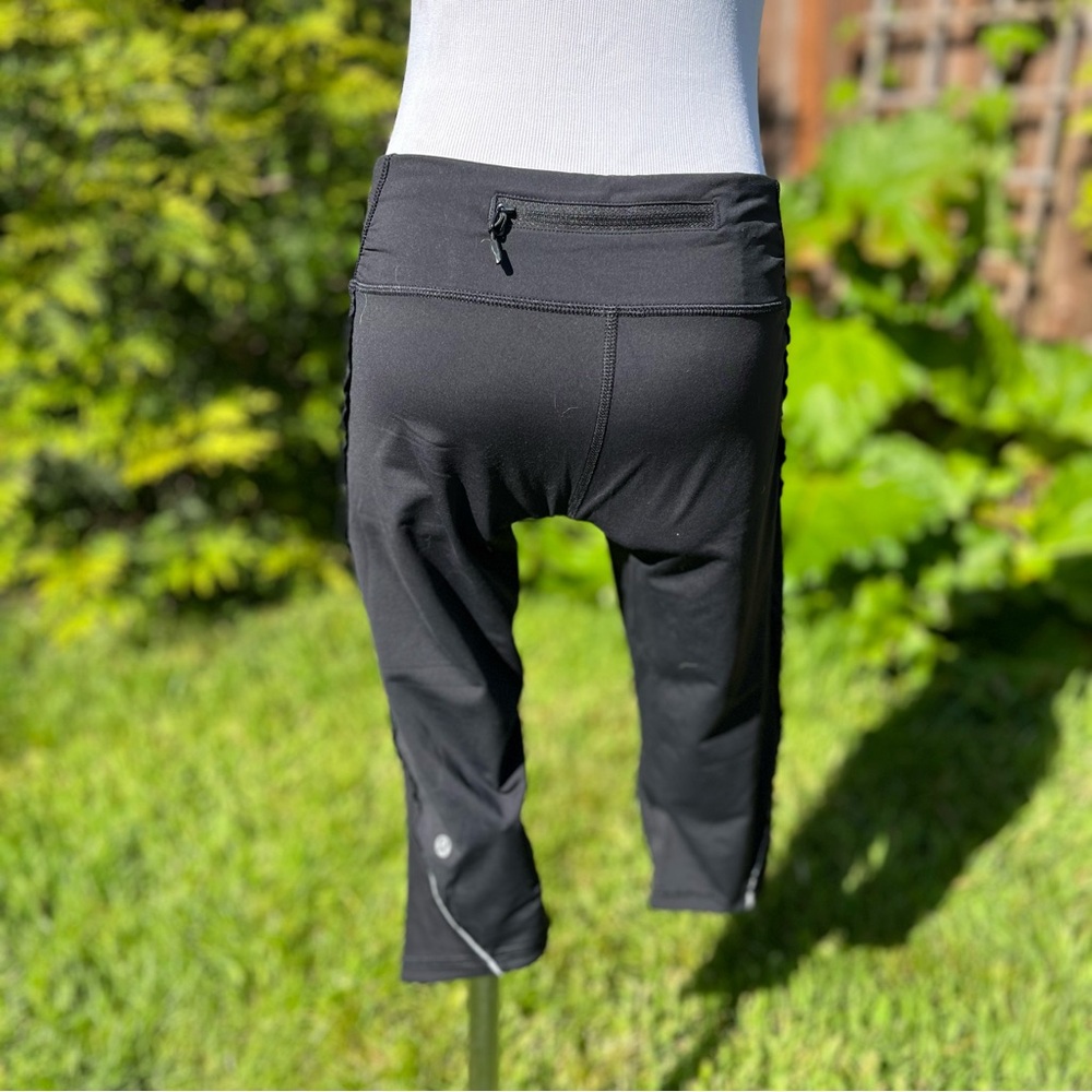 Lululemon Run Fast Free Crop Sz 8 Black, Ruffle Reflective Power Luxtreme - Picture 4 of 14
